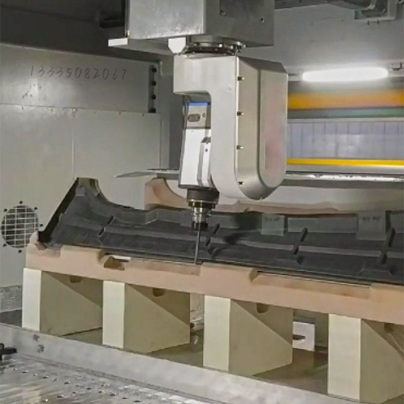 1754878565183949.jpg 五轴加工中心103-790.jpg