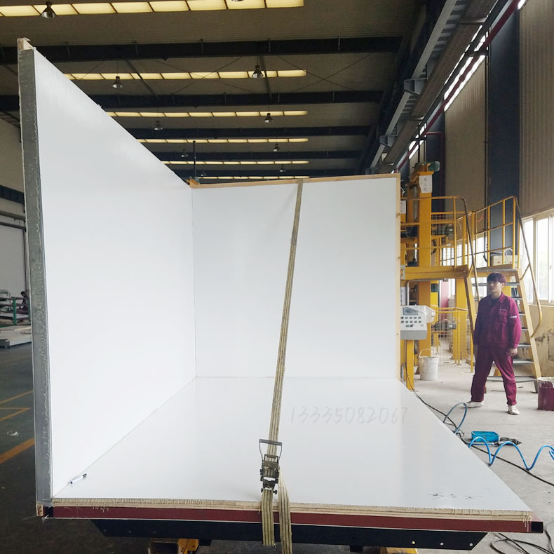 冷藏车厢板加工中心具有哪些生产优势