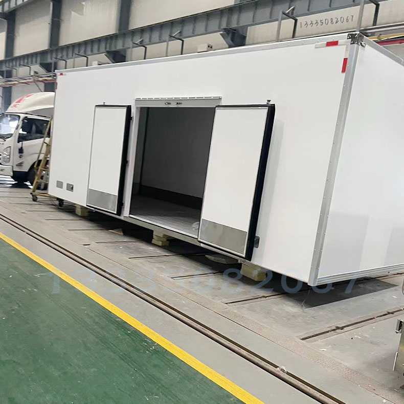 1771911062110687.jpg 冷藏车厢板加工中心18.jpg