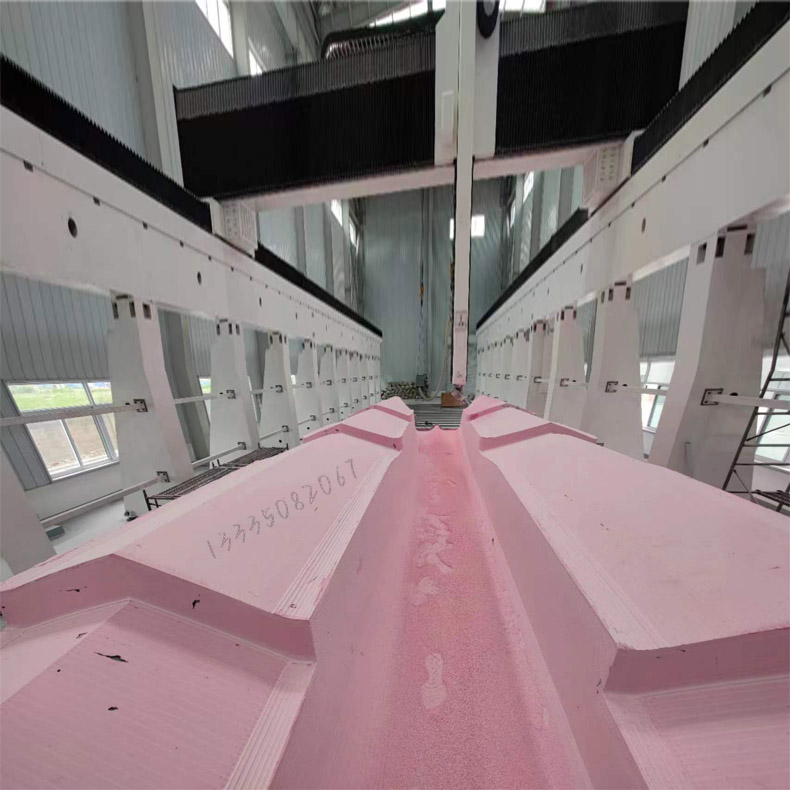 1775789397211431.jpg 五轴加工中心94-790.jpg