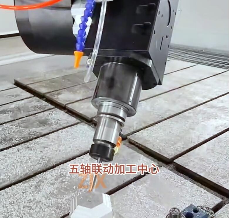全封闭式五轴加工中心，轻松破解碳纤维加工粉尘处理难题